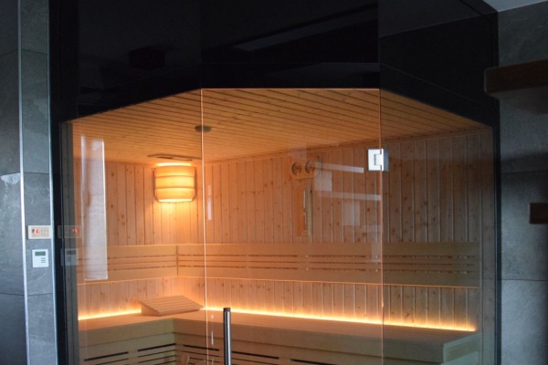 sauna-z-przeszkleniem